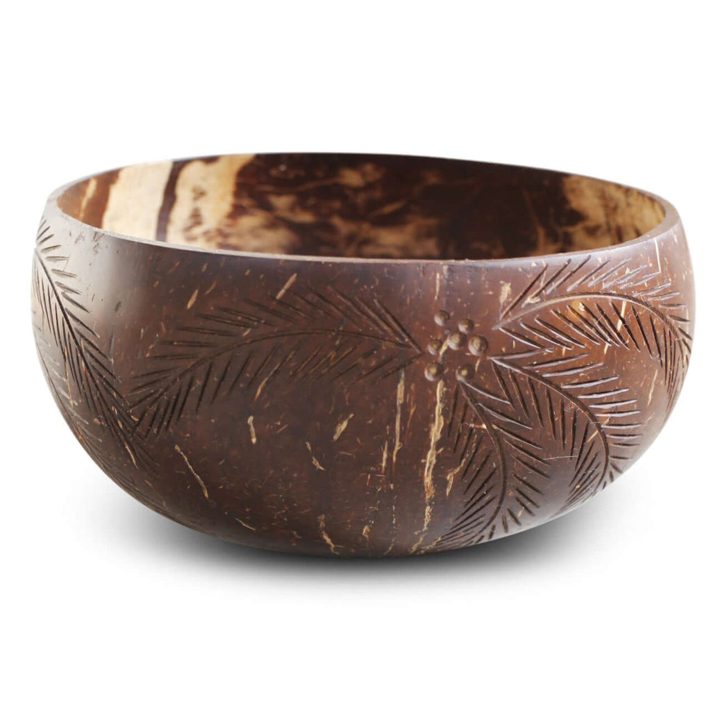 Kokosnuss Schale mit Palmen Gravur in Nahaufnahme, natürliche Maserung und handveredeltes Design