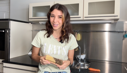 Gemüsebürste-Holz-Gemuese-Reinigen-Kiara-Video
